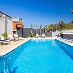 Estera Apartment Razanj