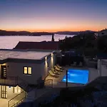 Estera Apartment *