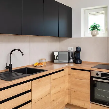 Estera Apartment *