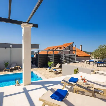 Apartment Estera *